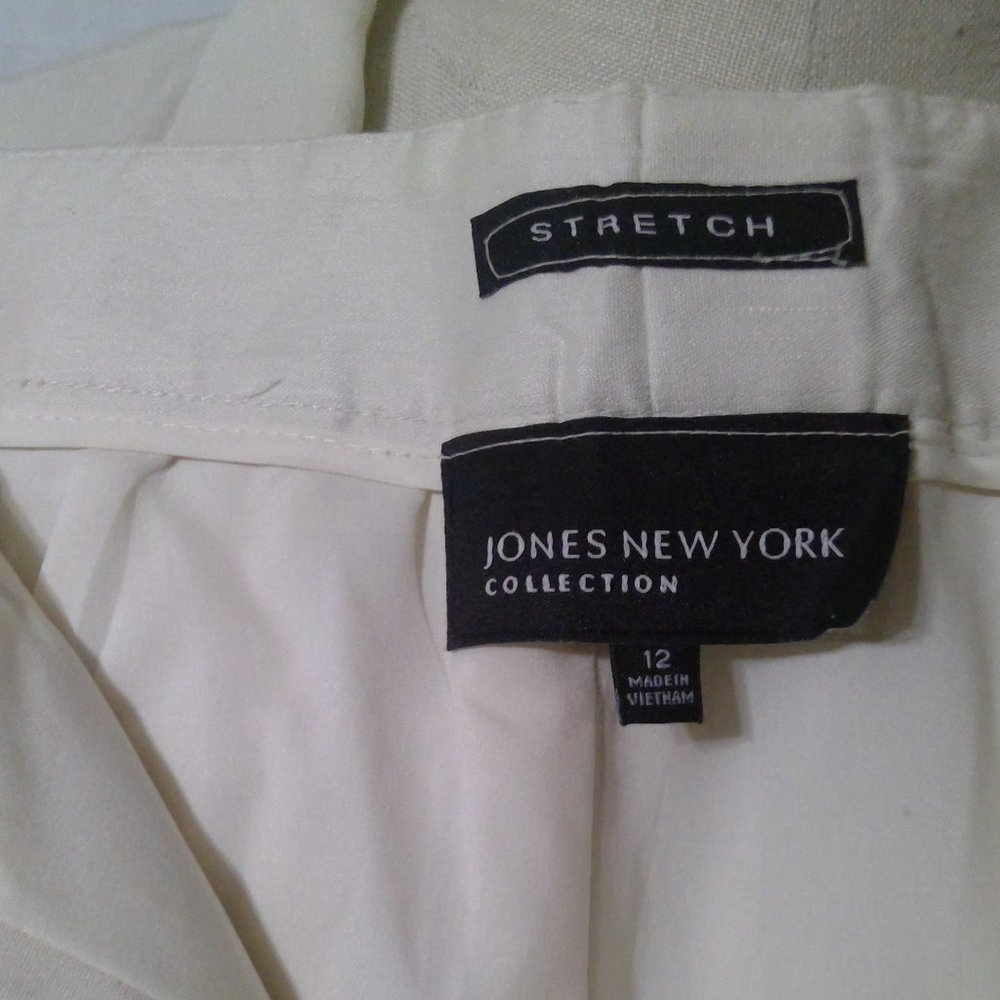Jones New York Collection Lined Pant Suit - Picture 9 of 13